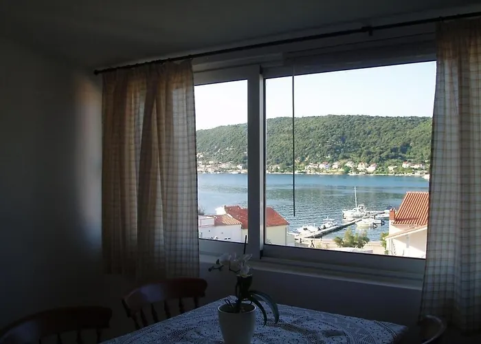 Apartments&rooms Mila - yard Daire *