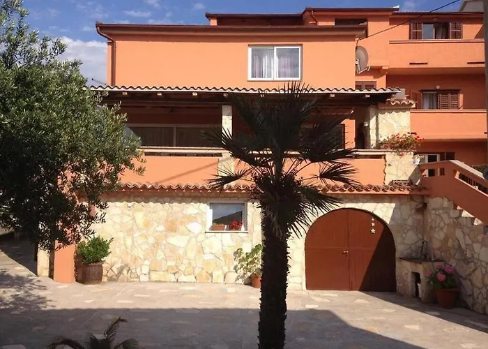 Apartments&rooms Mila - yard *