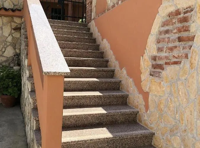 Apartments&rooms Mila - yard * Supetarska Draga