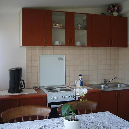 And Mila - Yard Supetarska Draga